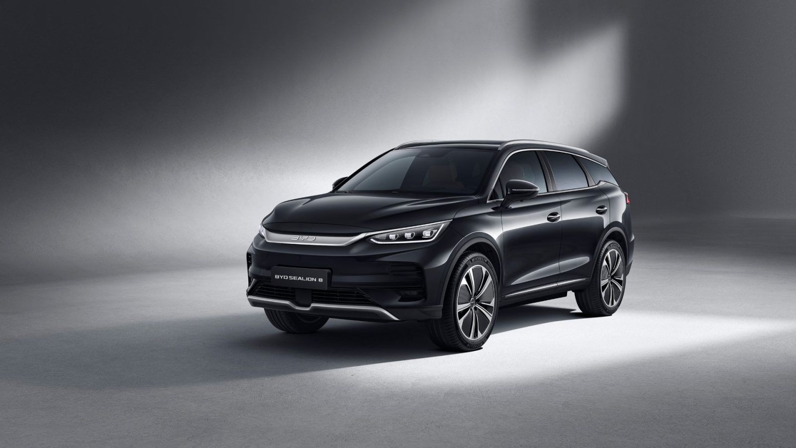 ngoaithat1 BYD Sealion 8