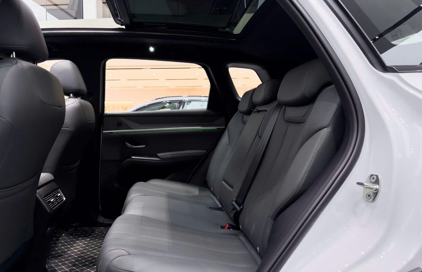 BYD SEALION 5 (PHEV) 10 BYD SEALION 5 (PHEV) Hàng ghế sau BYD SEALION 5 PHEV