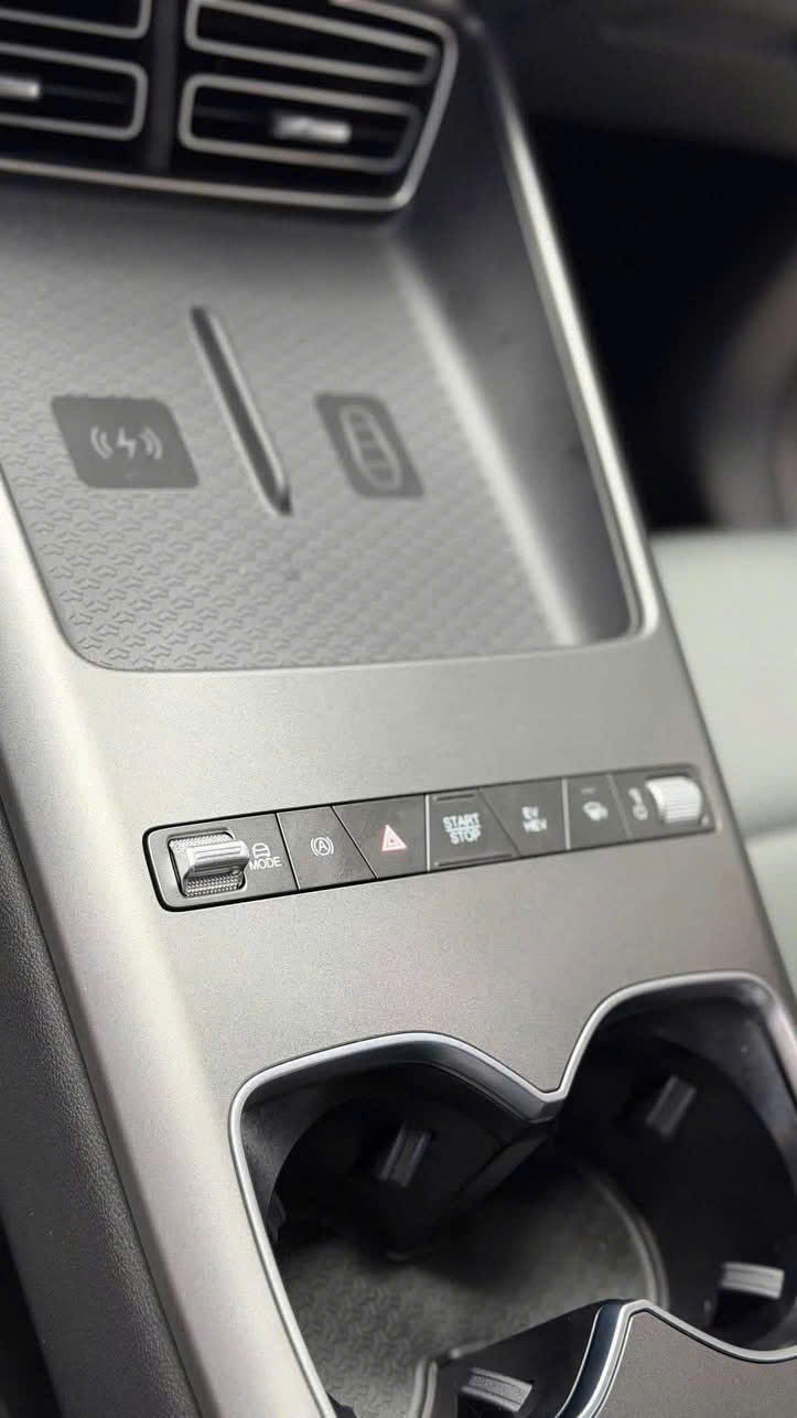 BYD SEALION 5 (PHEV) 11 BYD SEALION 5 (PHEV) Cụm điều khiển chế độ vận hành BYD SEALION 5 PHEV